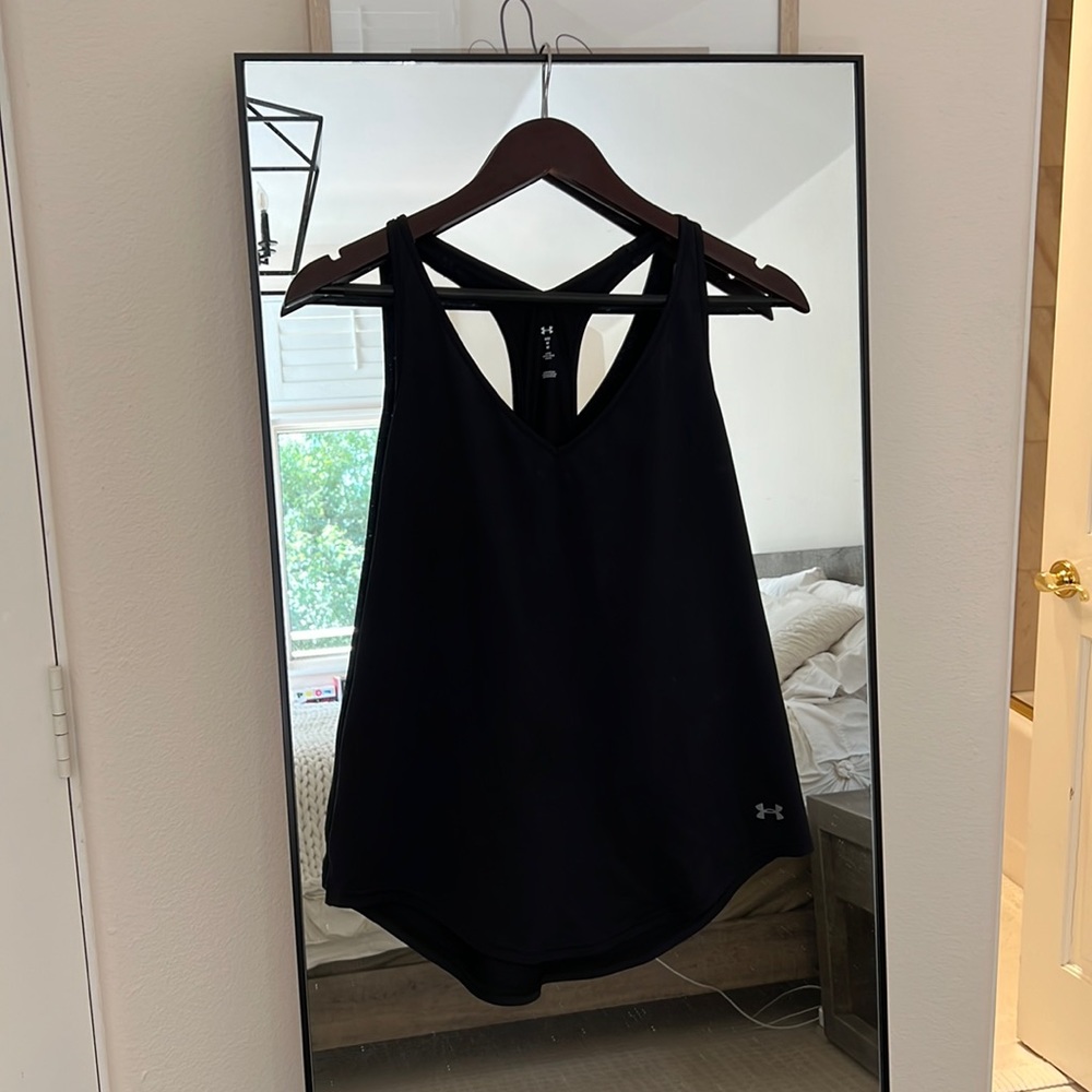 Under Armour Medium Oversized Black Athletic Tank